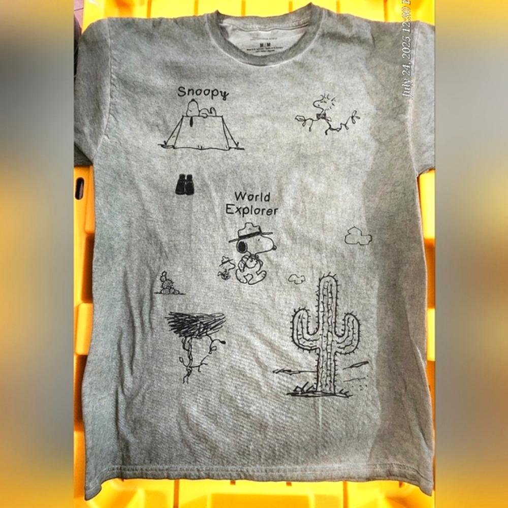 Peanuts Snoopy &Woodstock T-Shirt-World Explorer-Camping Acid Green Size M